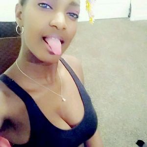 Meet your Posher, Yasenia